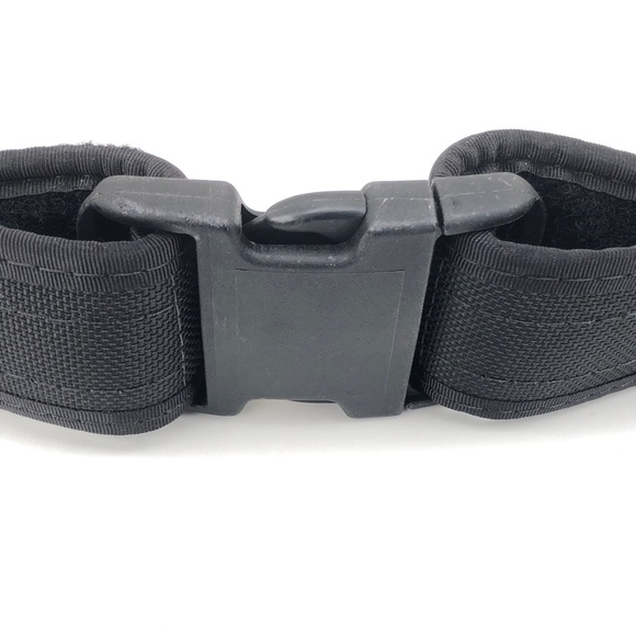 SAFARILAND DUTY BELT - Nylon with plastic buckle. Size: LARGE 38”- 44 Adjustable - Picture 3 of 12